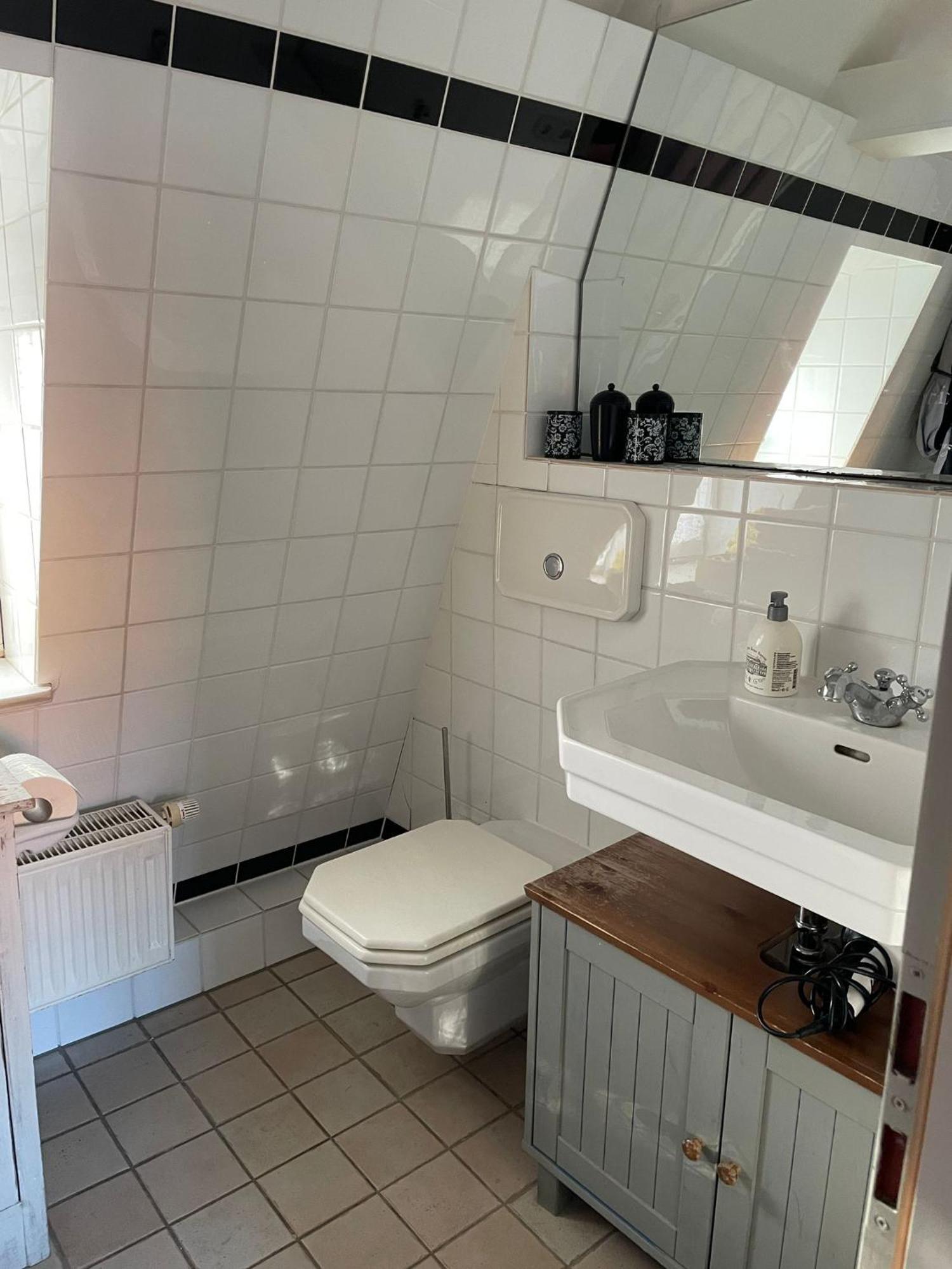 Hölle 12 Gasthof *